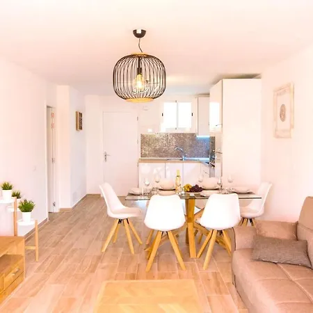 2 Bedrooms At Playa De La Americas 200 M Away From The With View Balcony And Wifi *